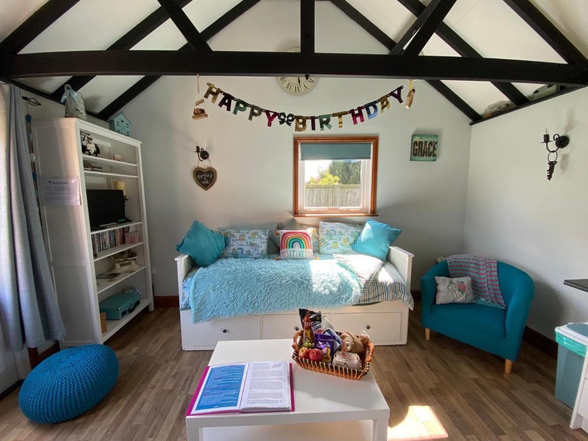 Villa Saving Grace With Private Hot Tub Bawdeswell Esterno foto