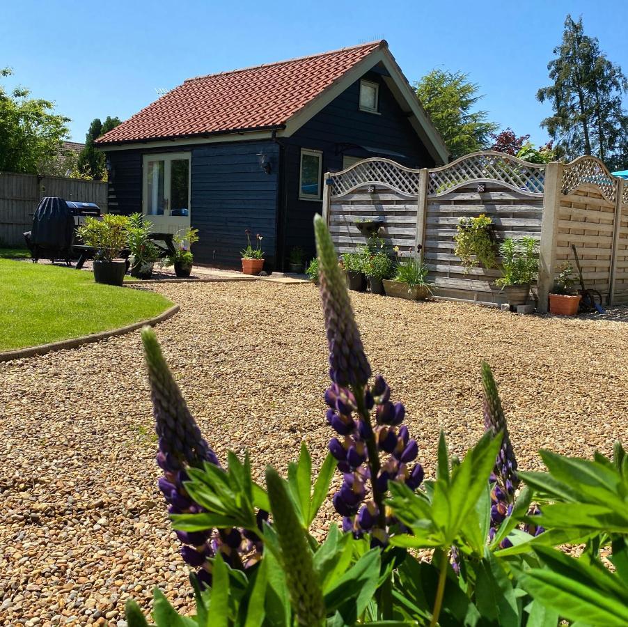 Villa Saving Grace With Private Hot Tub Bawdeswell Esterno foto