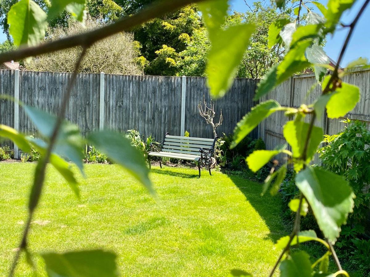 Villa Saving Grace With Private Hot Tub Bawdeswell Esterno foto