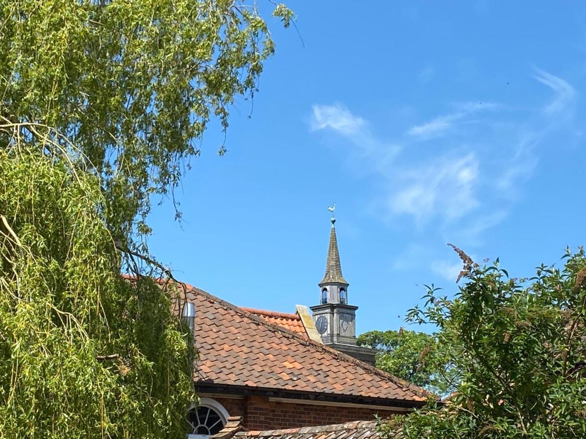 Villa Saving Grace With Private Hot Tub Bawdeswell Esterno foto